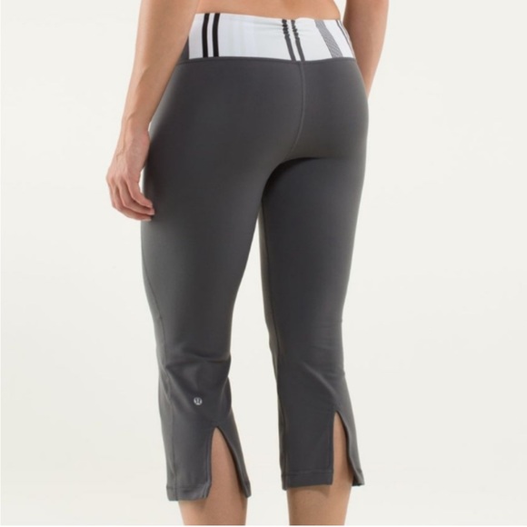 lululemon athletica Pants - Lululemon gray and white/black stripe gather and crow crop leggings size 4